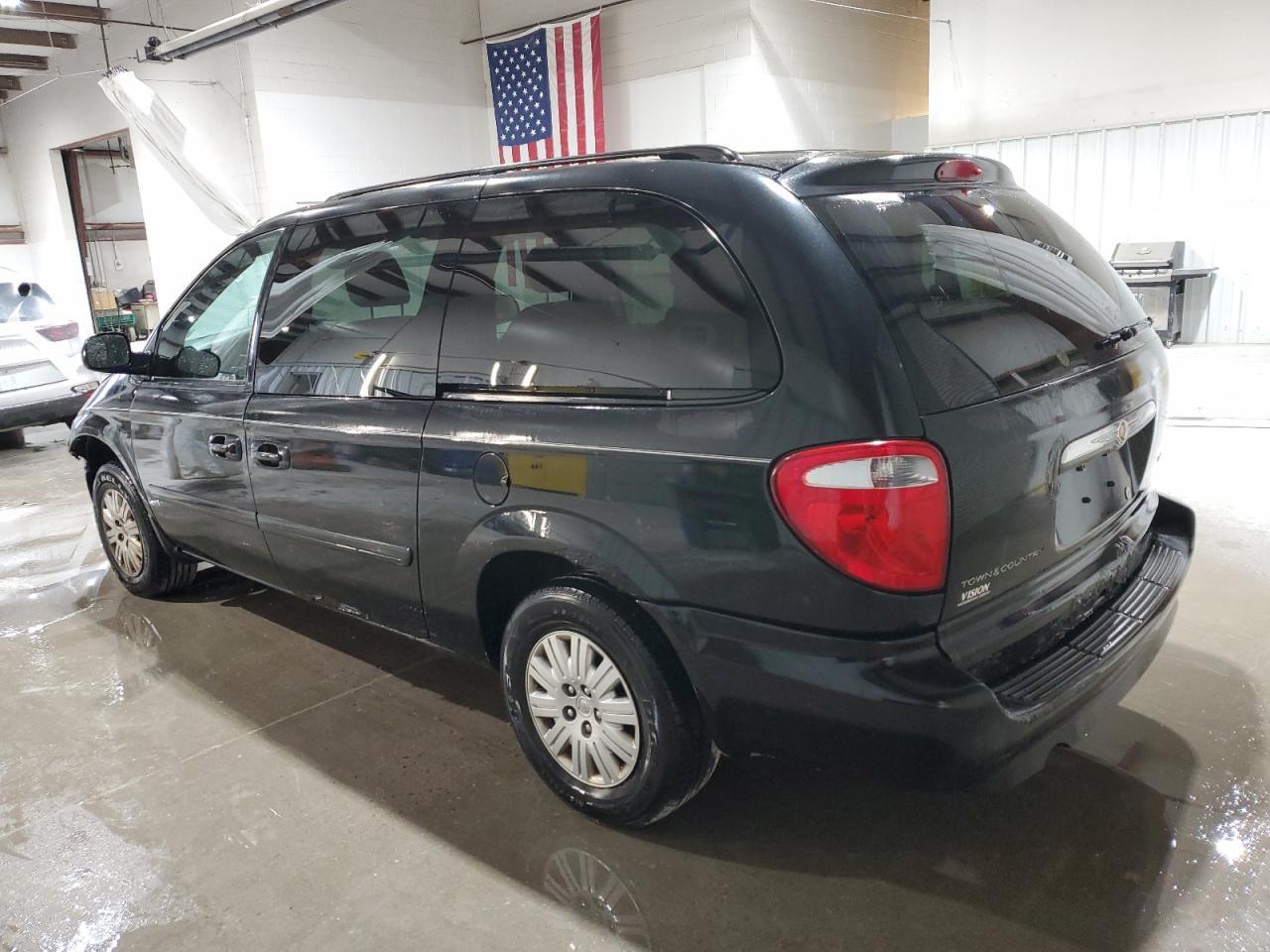 2007 Chrysler Town & Country Lx - Фото 2