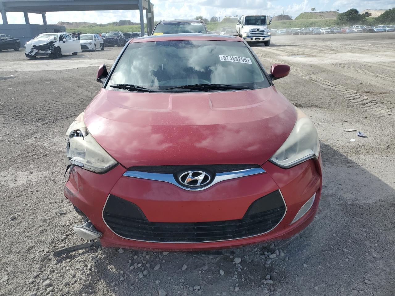 2016 Hyundai Veloster - Фото 5