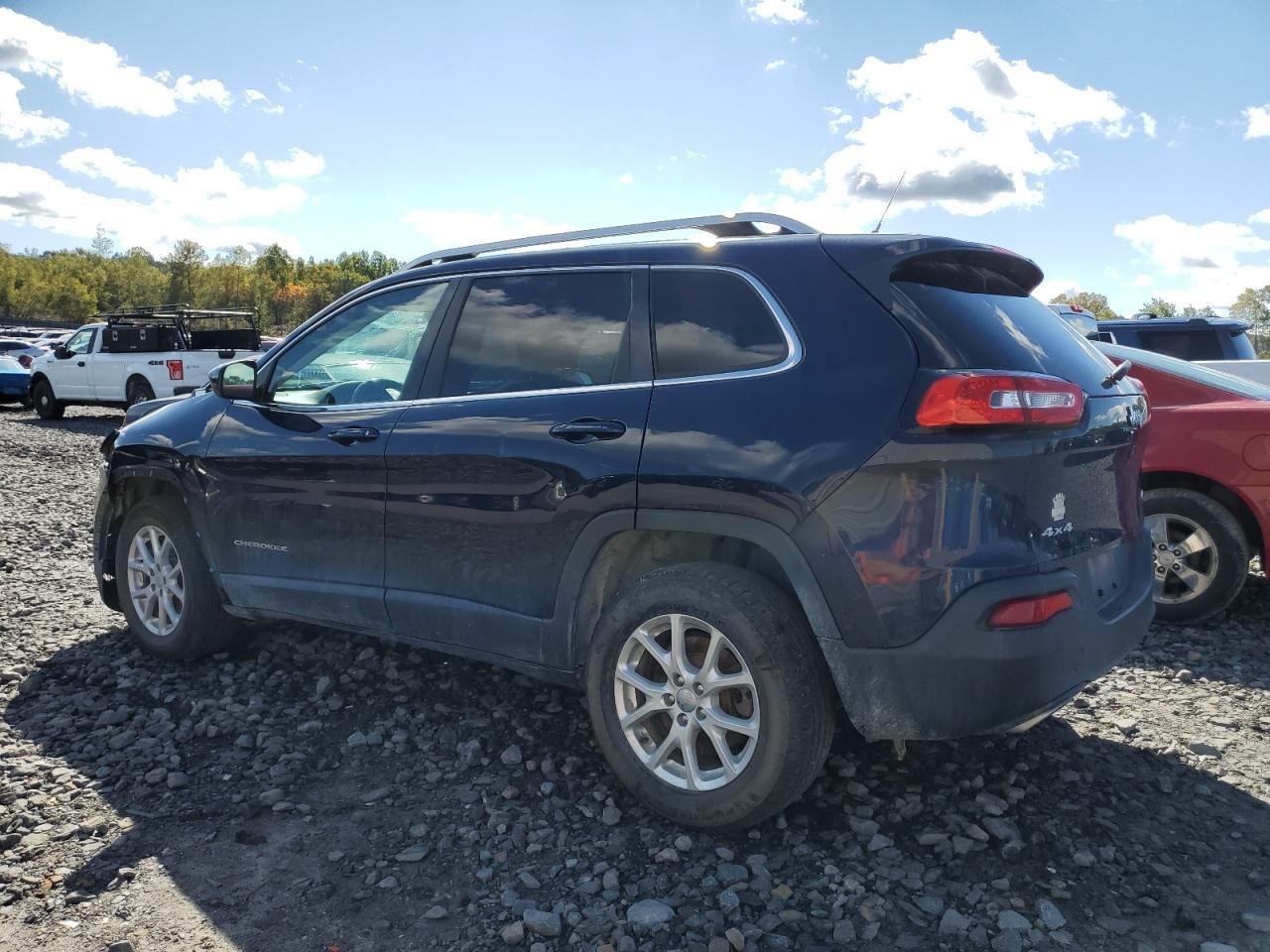 2015 Jeep Cherokee Latitude - Фото 2