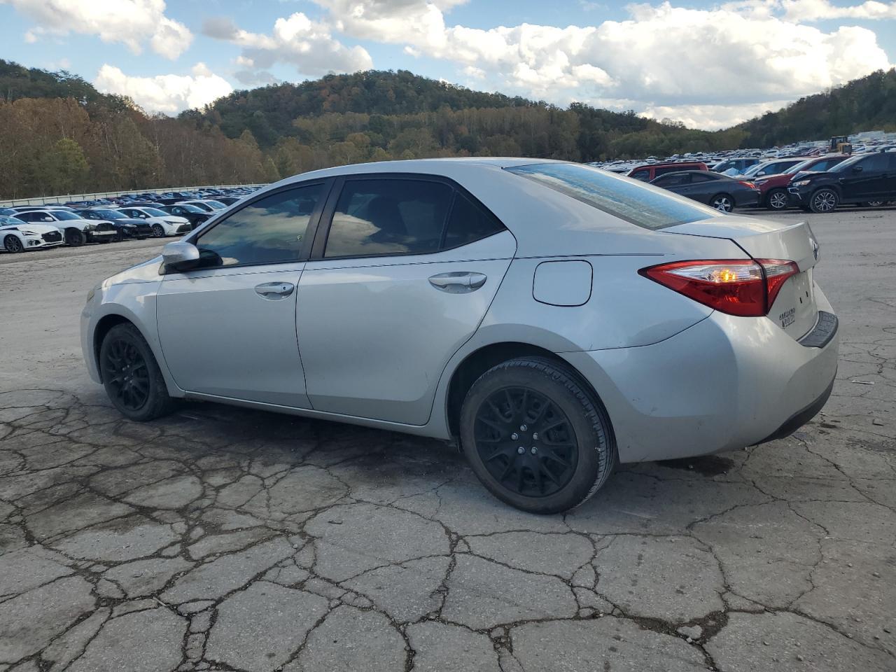 2016 Toyota Corolla L - Фото 2