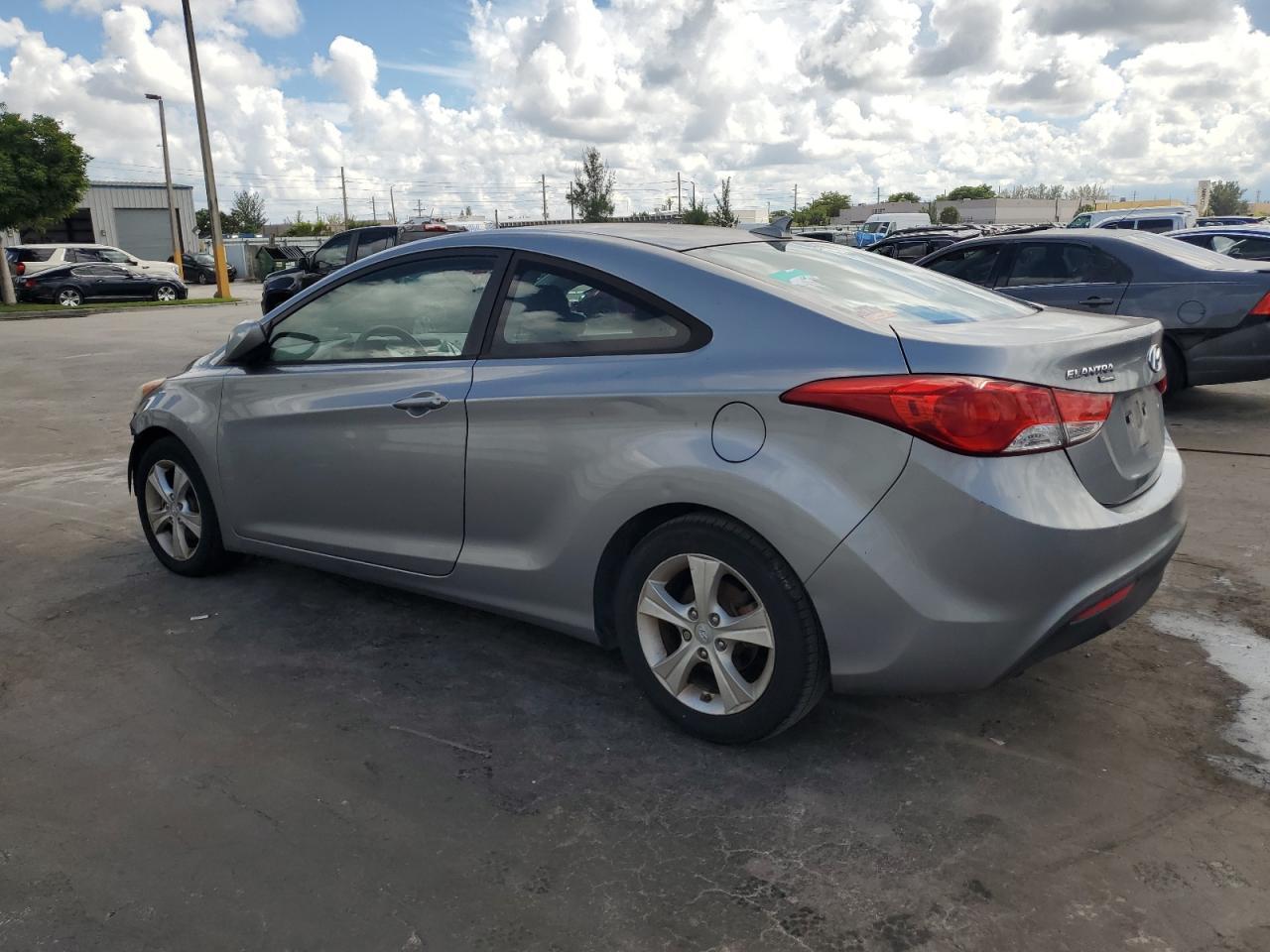 2013 Hyundai Elantra Coupe Gs - Image 2