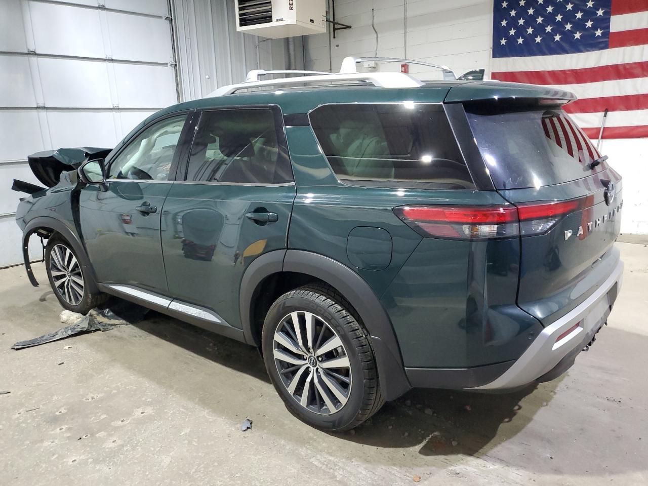 2022 Nissan Pathfinder Platinum - Фото 2