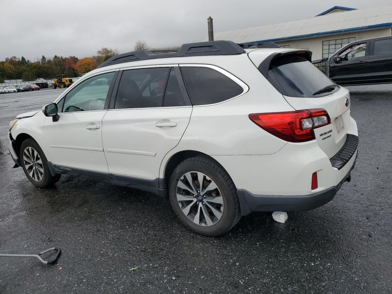 2015 Subaru Outback 2.5I Limited - Image 2