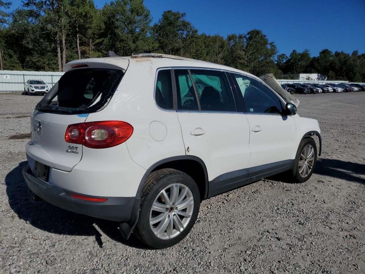 2009 Volkswagen Tiguan Se - Image 3