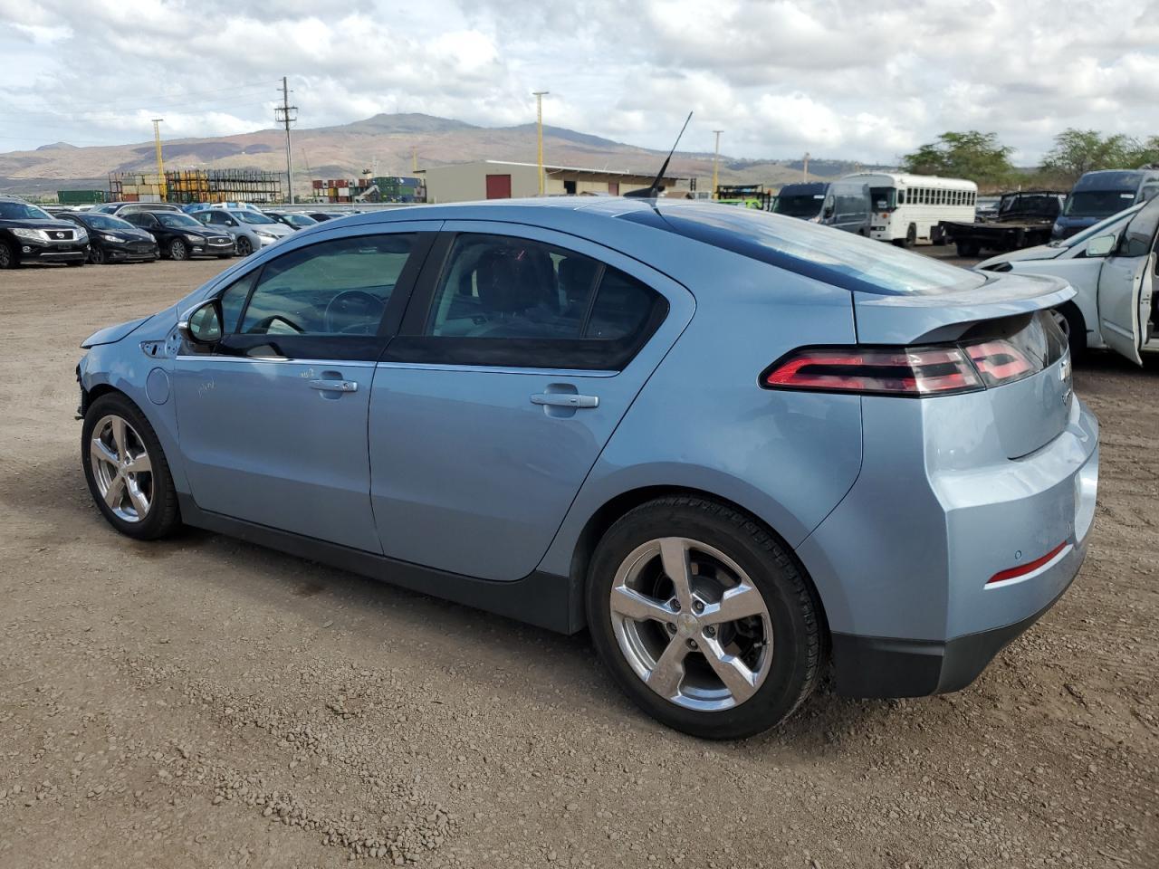 2013 Chevrolet Volt - Image 2