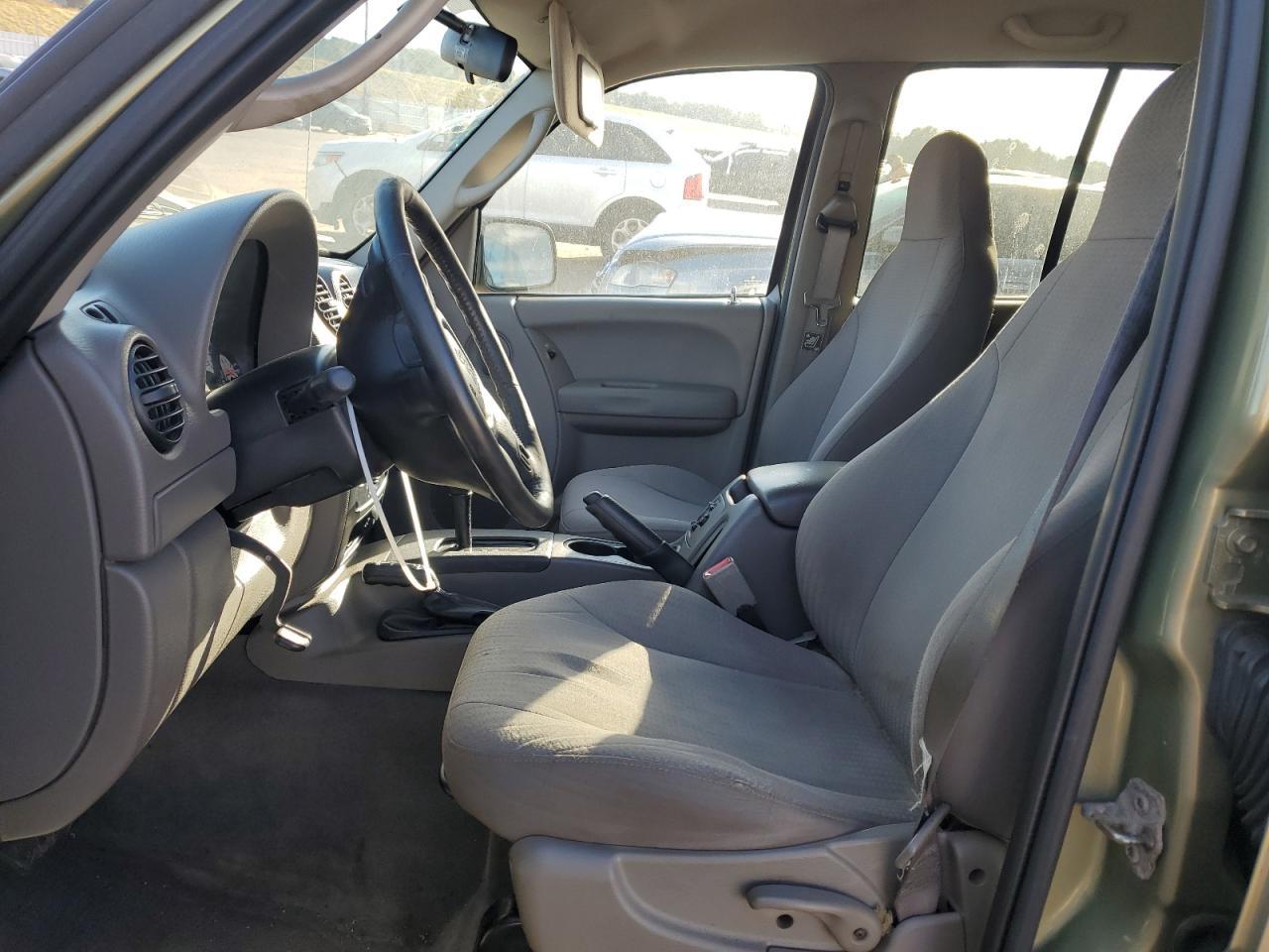 2004 Jeep Liberty Sport - Фото 7