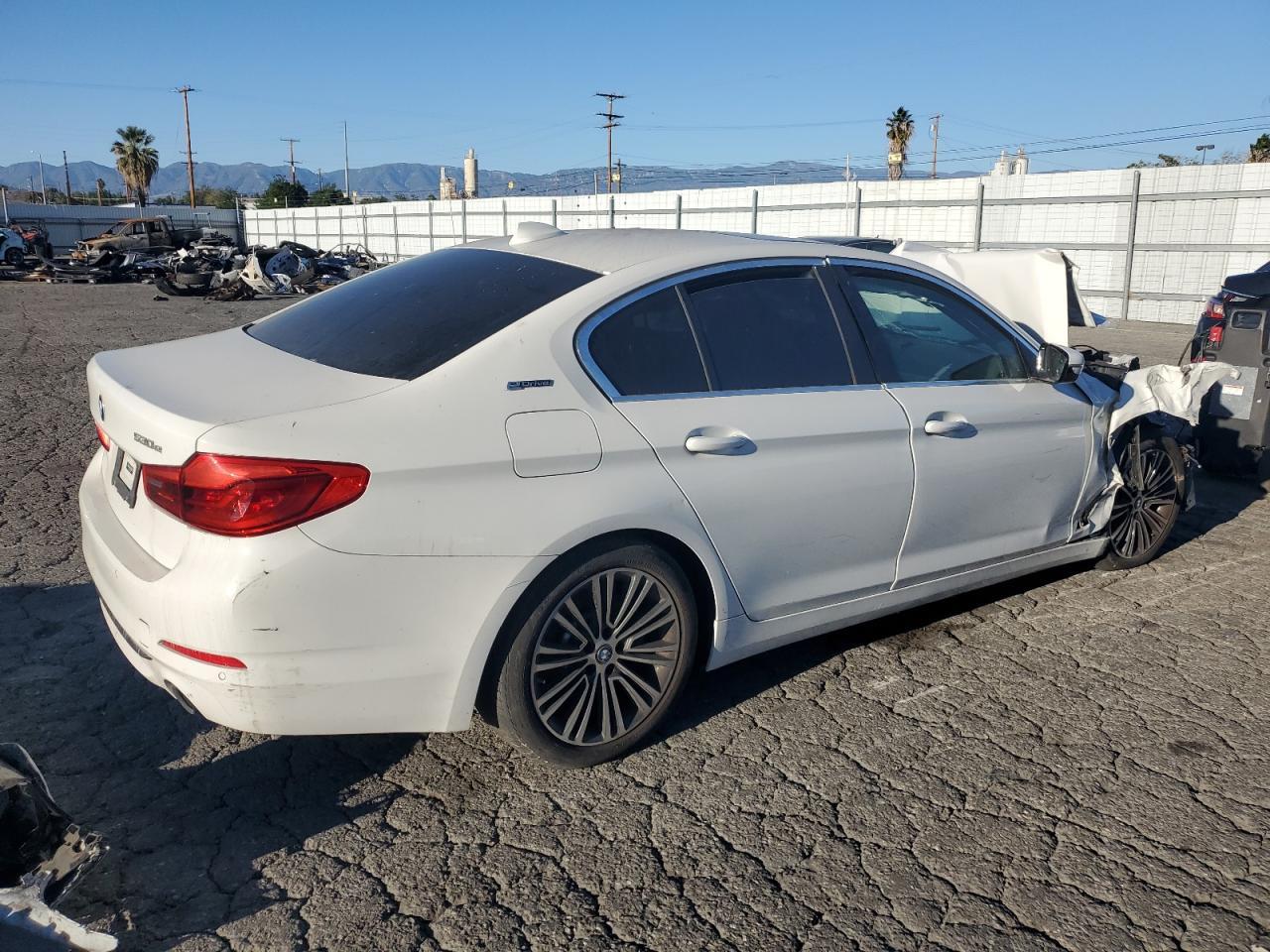 2019 BMW 530E - Image 3