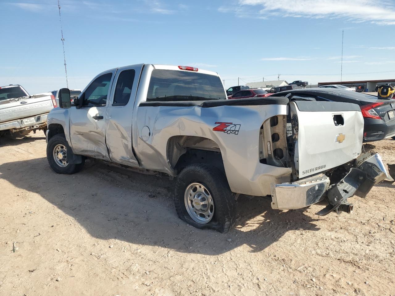 2010 Chevrolet Silverado K2500 Heavy Duty Lt - Image 2