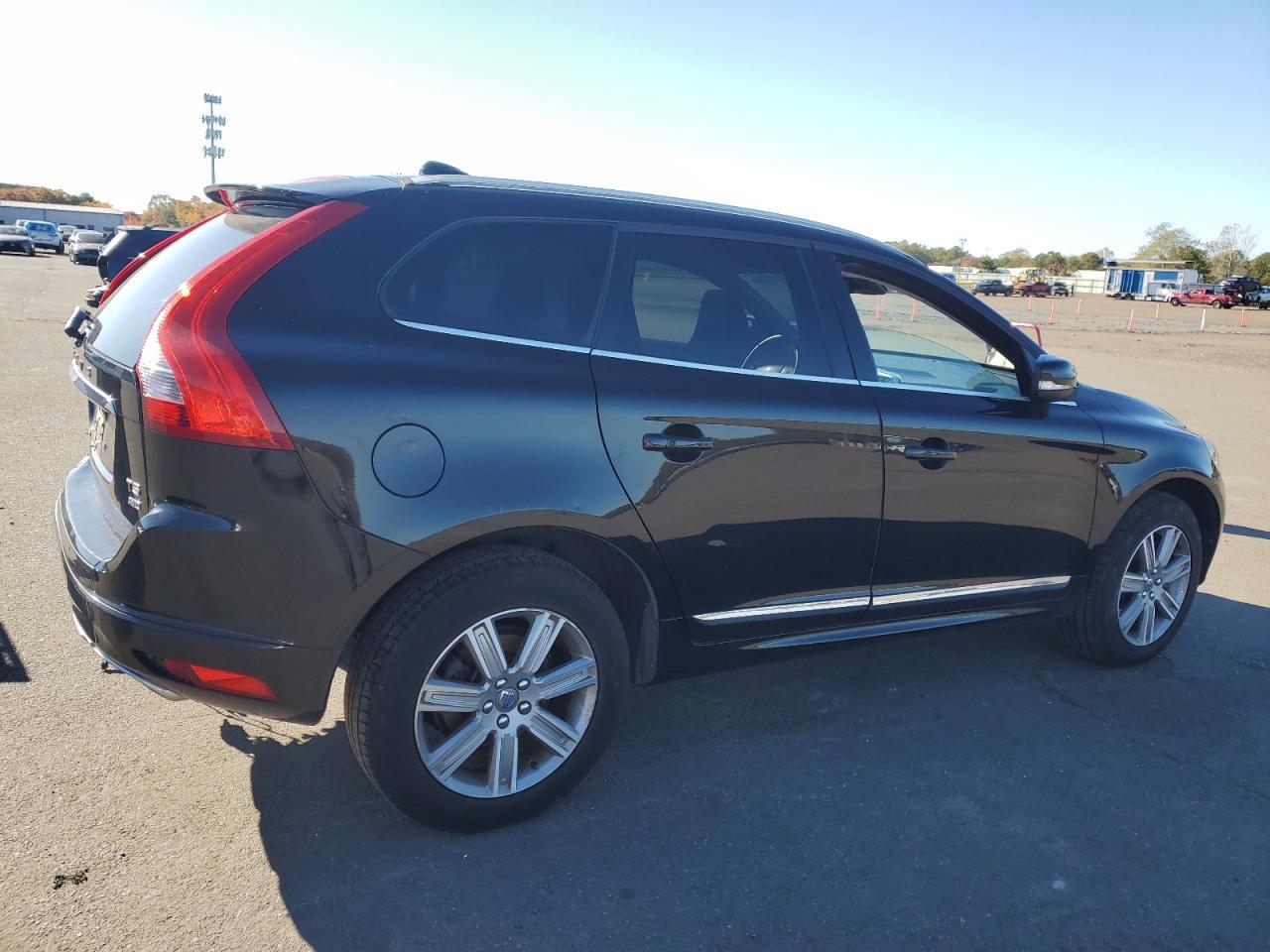 2017 Volvo Xc60 T5 Inscription - Image 3