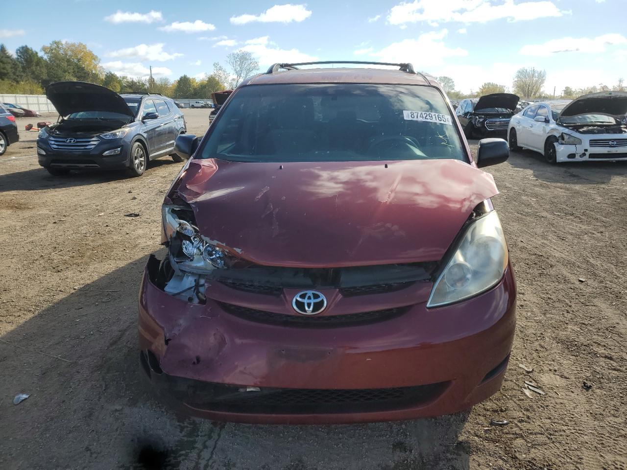 2010 Toyota Sienna Ce - Image 5