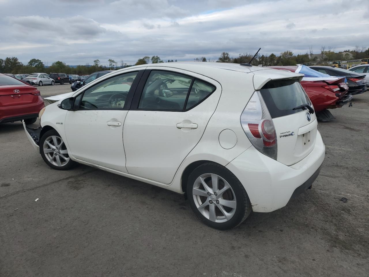 2013 Toyota Prius C - Фото 2