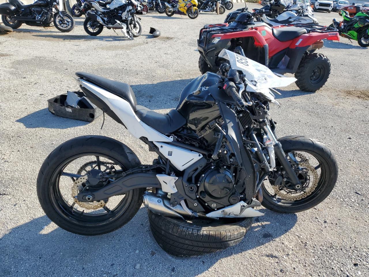 2025 Kawasaki Ex650 R
