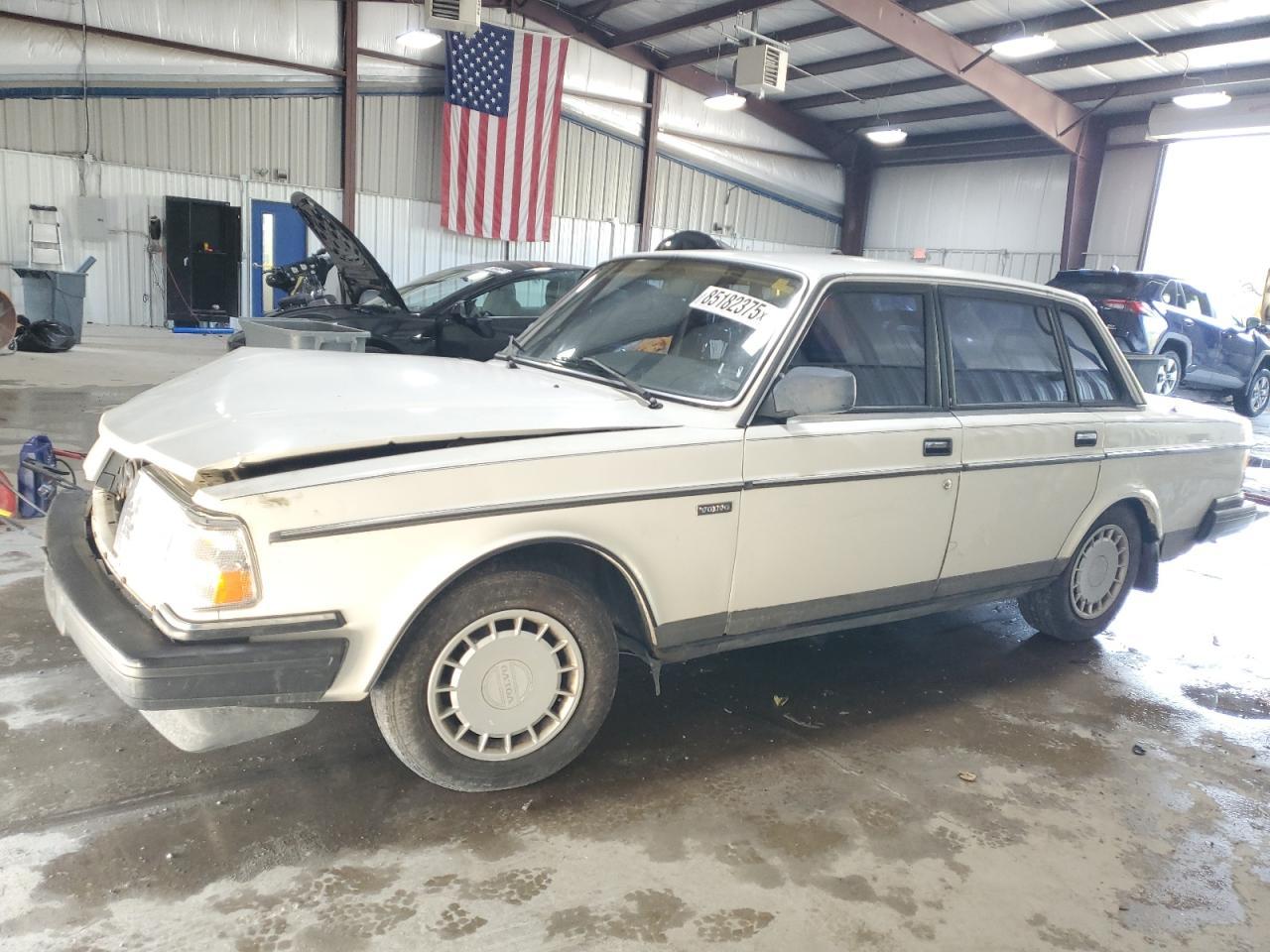 1990 Volvo 240 Base