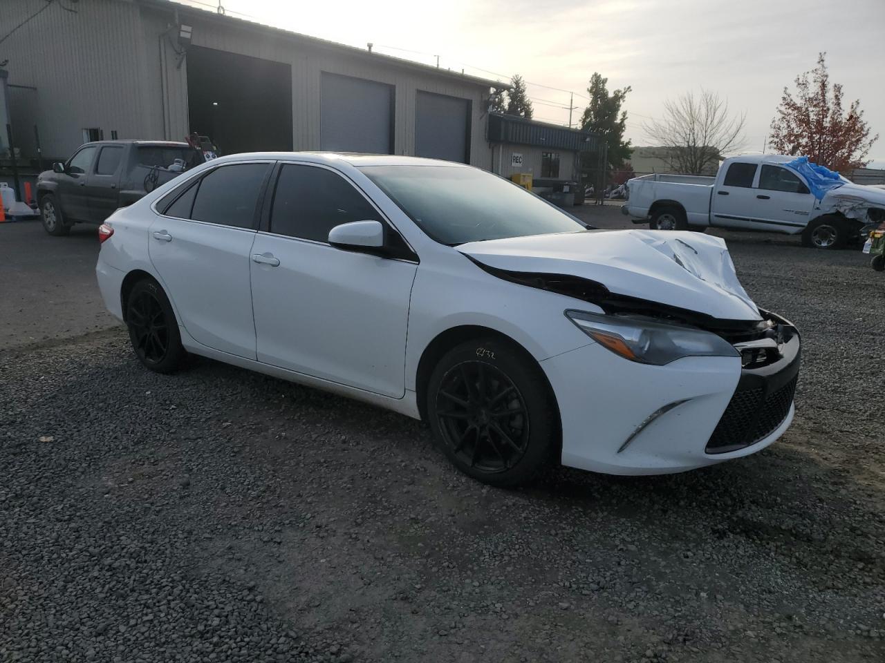 2016 Toyota Camry Le - Image 4