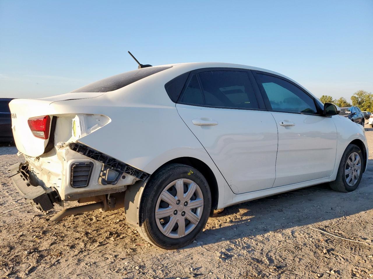 2023 Kia Rio Lx - Image 3