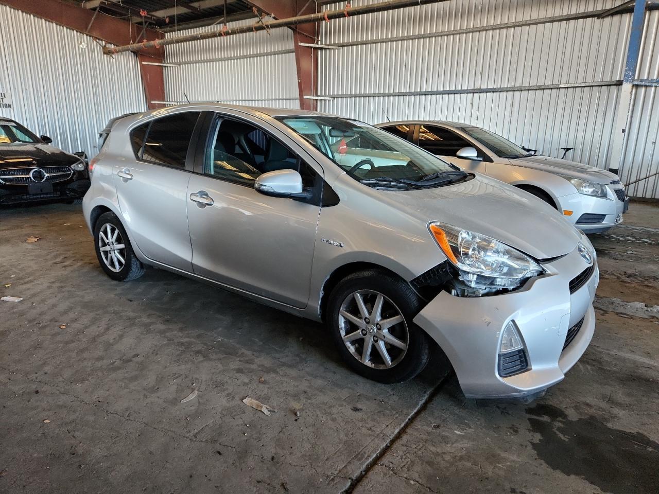 2012 Toyota Prius C - Image 4