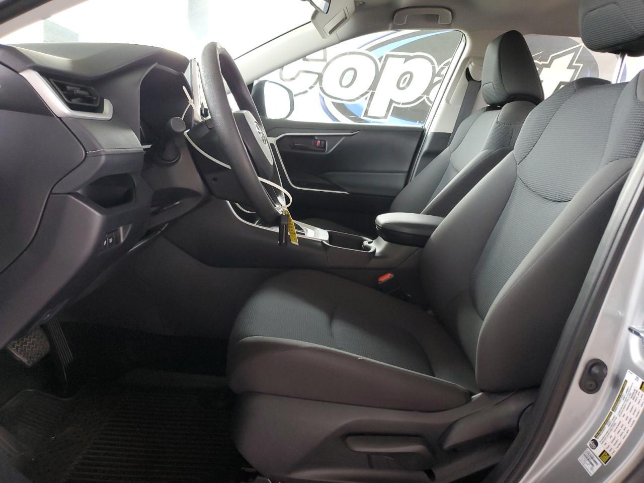 2025 Toyota Rav4 Le - Фото 7