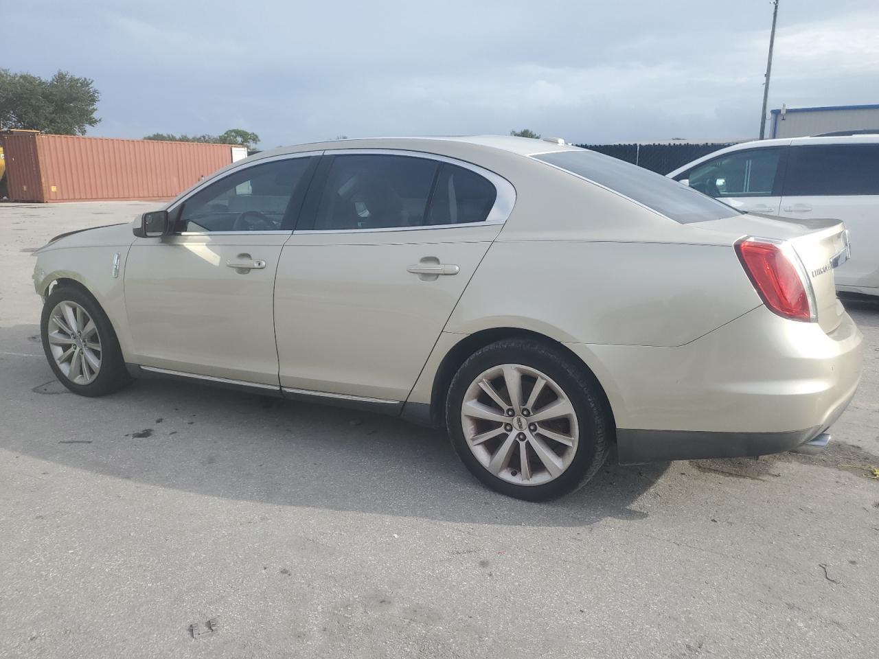 2011 Lincoln Mks - Фото 2