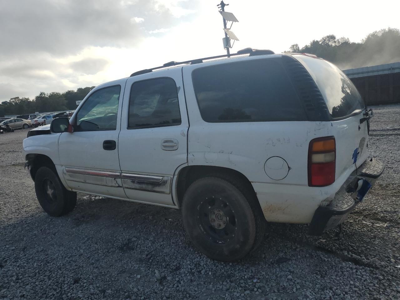 2003 GMC Yukon - Image 2