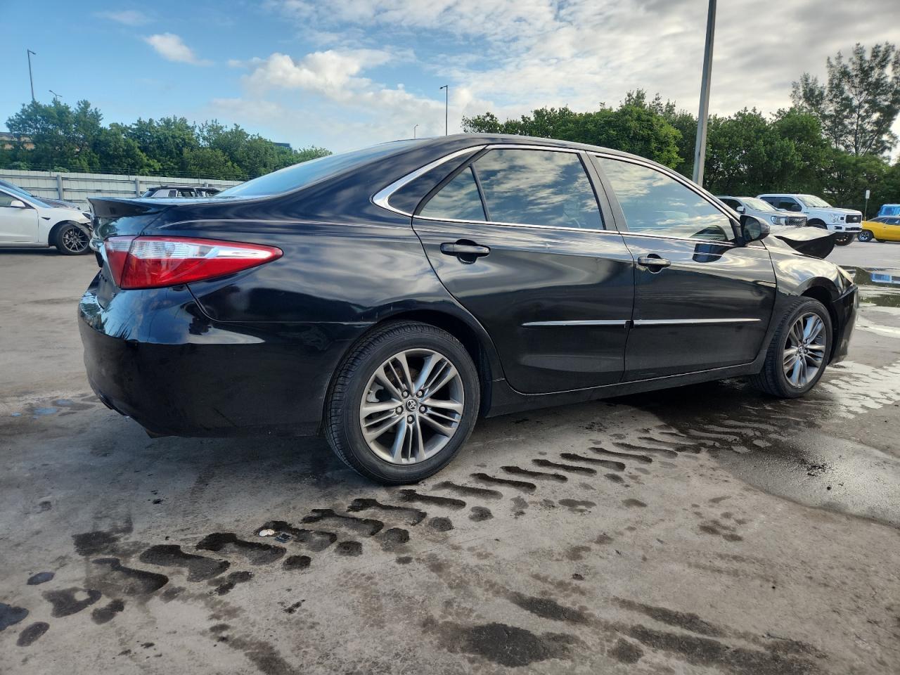 2017 Toyota Camry Le - Фото 3
