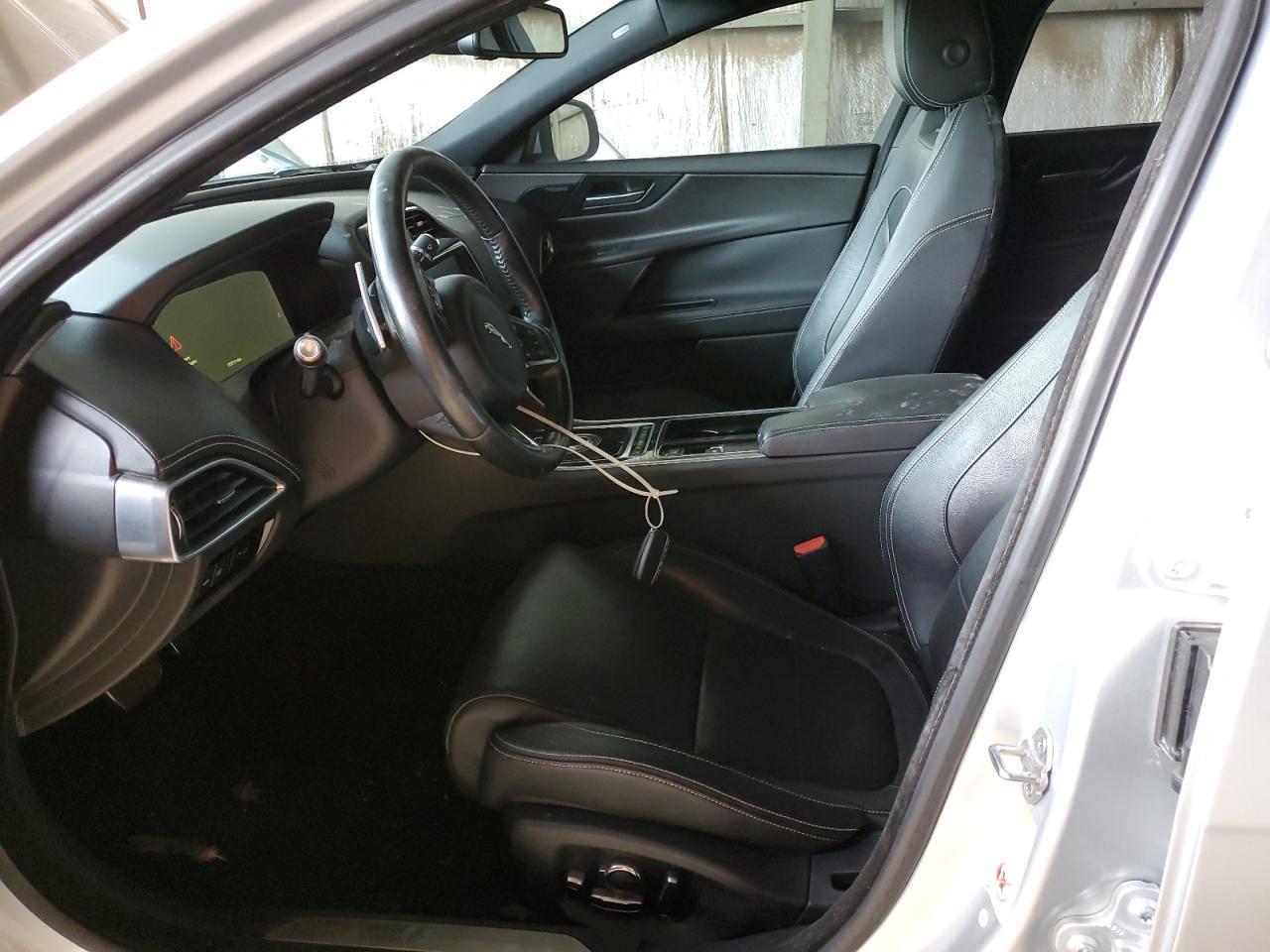 2018 Jaguar Xe S - Image 7