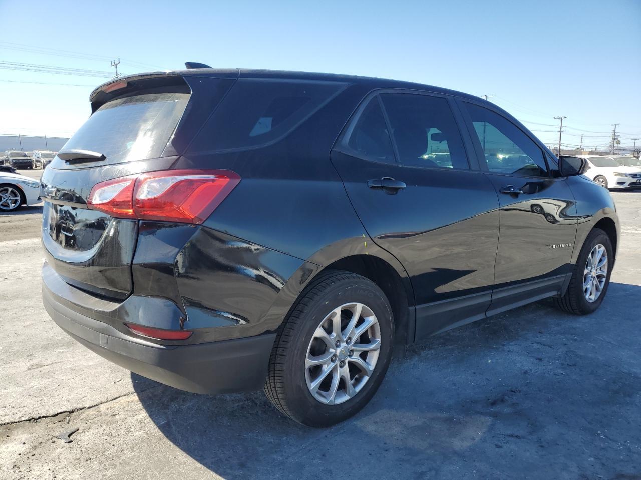 2020 Chevrolet Equinox Ls - Фото 3