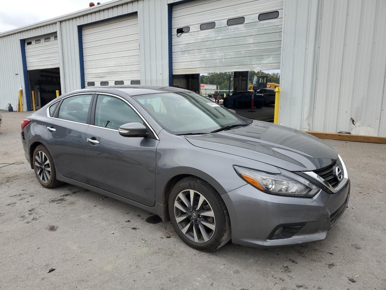 2016 Nissan Altima 2.5 - Image 4