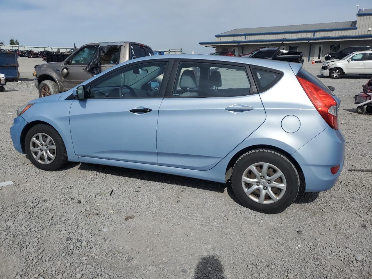 2012 Hyundai Accent Gls - Фото 2