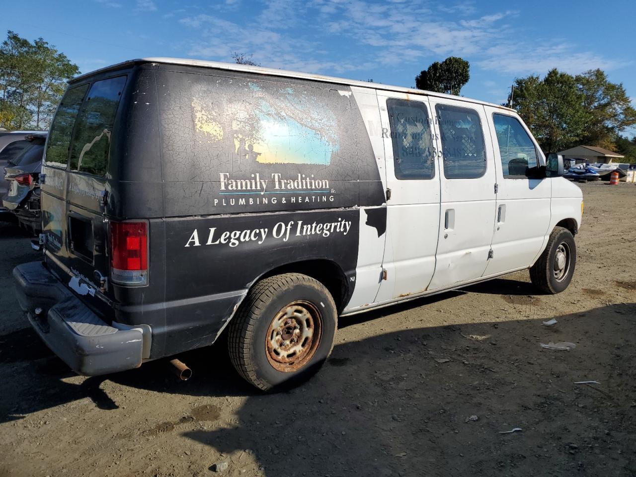 2005 Ford Econoline E150 Van - Image 3