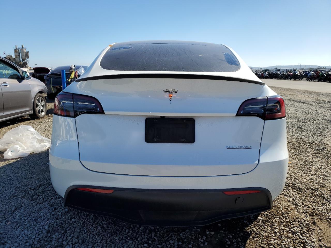 2024 Tesla Model Y - Фото 6