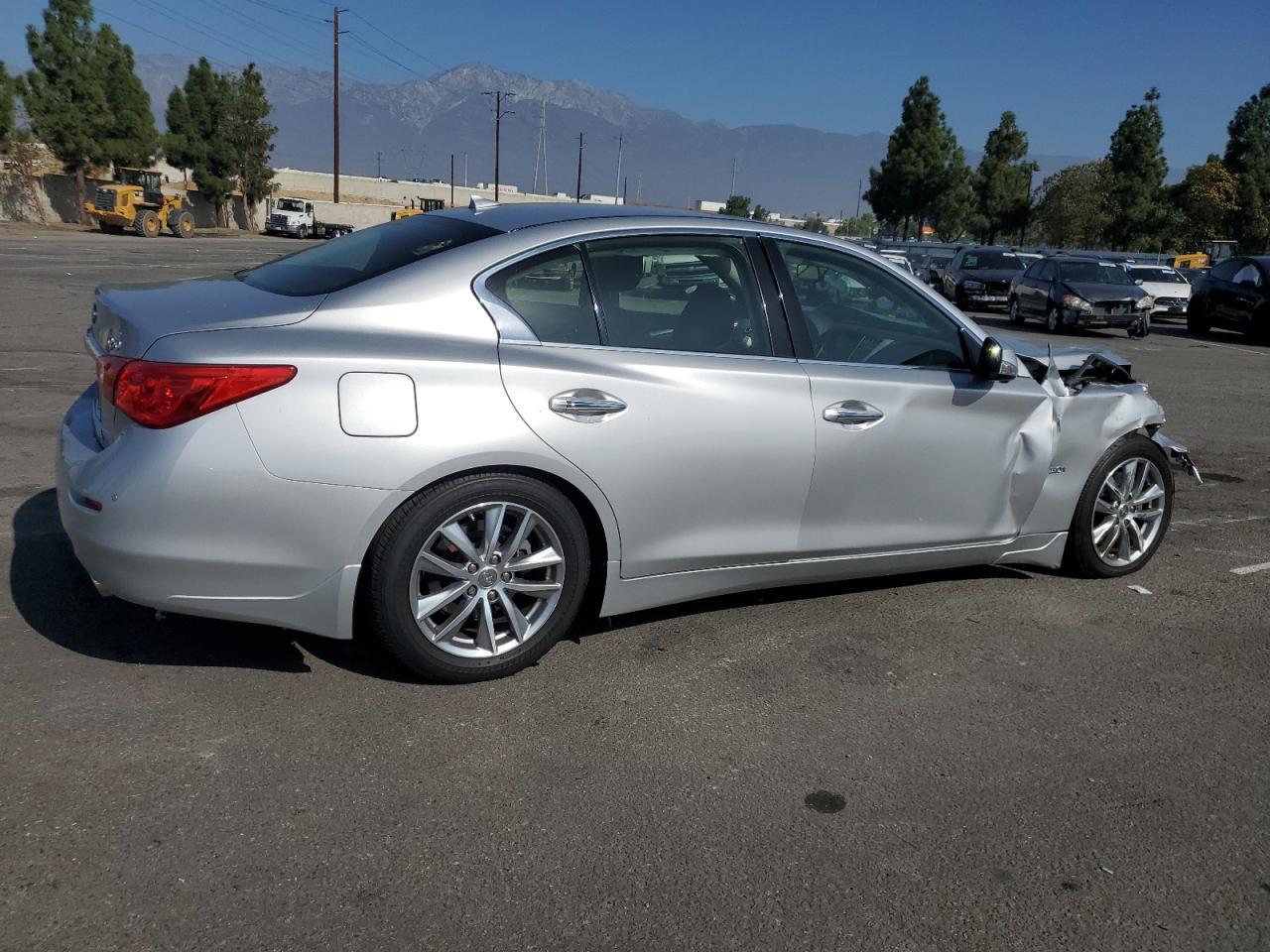 2016 Infiniti Q50 Premium - Image 3