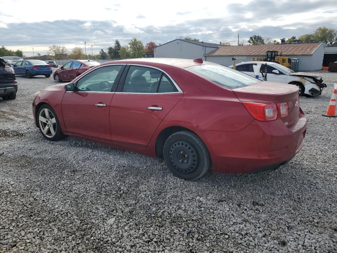2013 Chevrolet Malibu - Фото 2