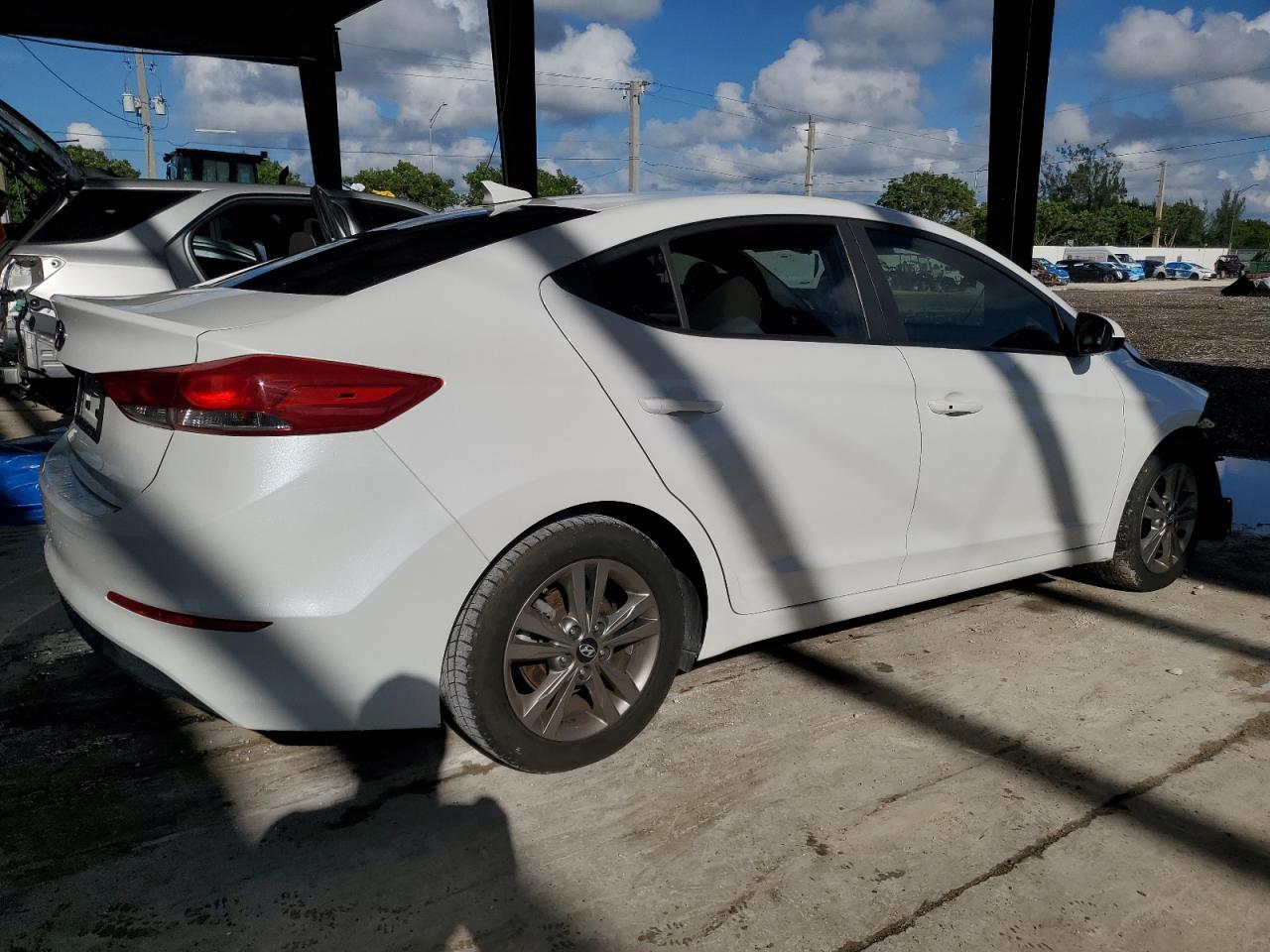 2018 Hyundai Elantra Sel - Фото 3