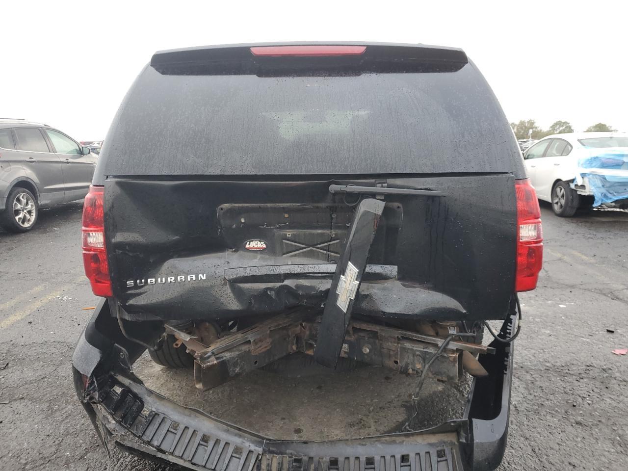 2007 Chevrolet Suburban K1500 - Image 6
