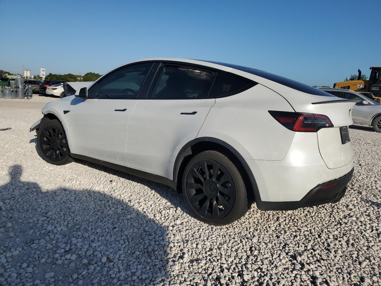 2023 Tesla Model Y - Фото 2