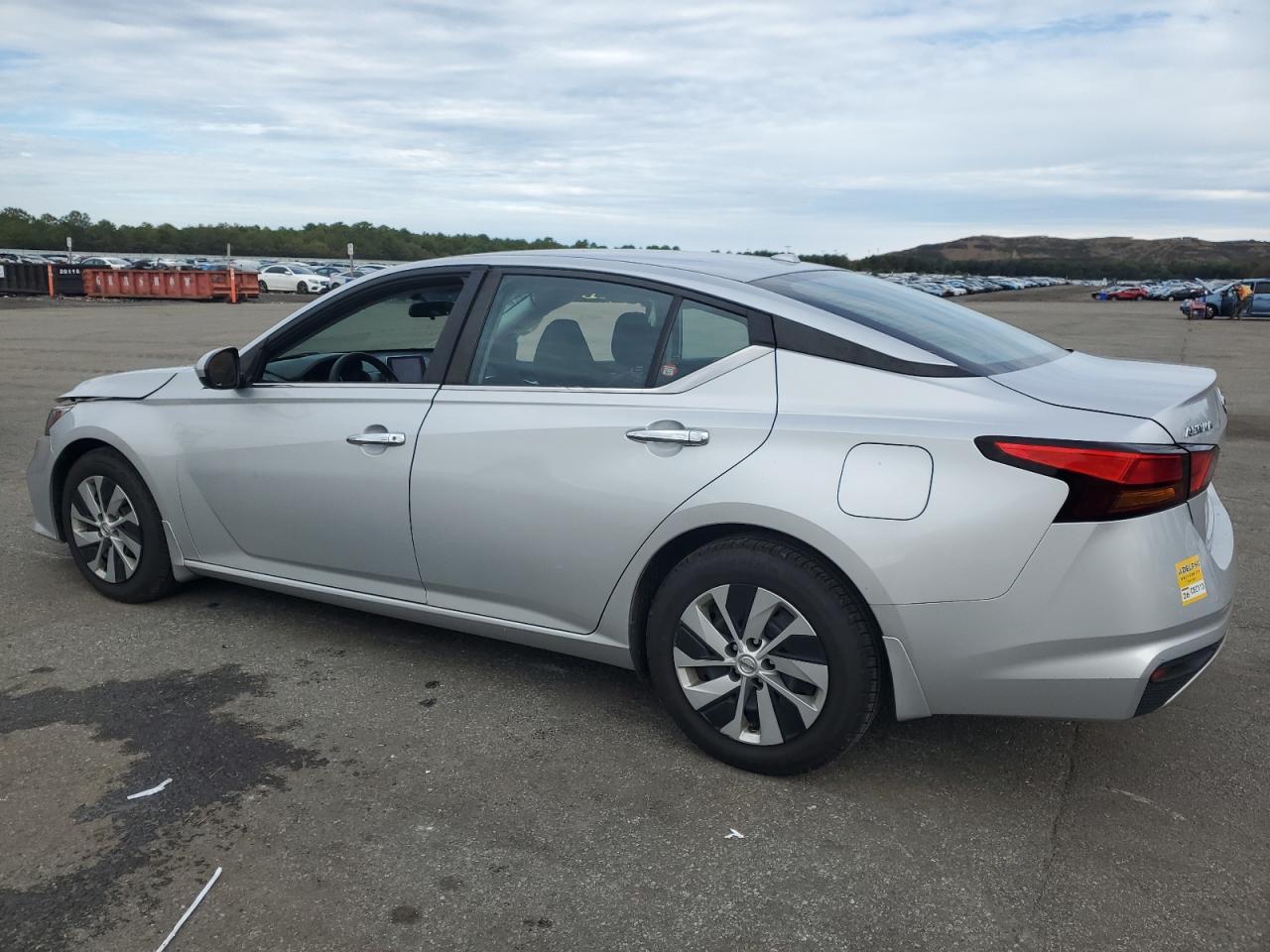 2020 Nissan Altima S - Фото 2
