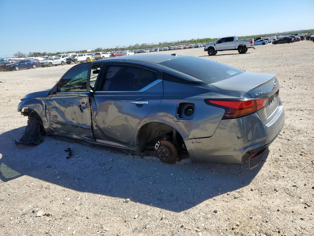 2022 Nissan Altima Sv - Image 2