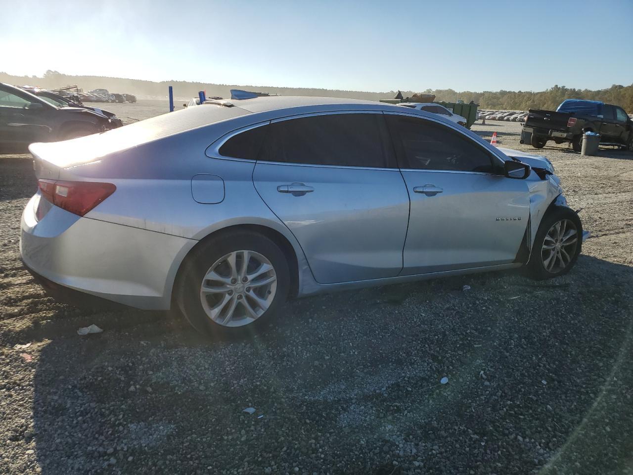 2017 Chevrolet Malibu Lt - Image 3