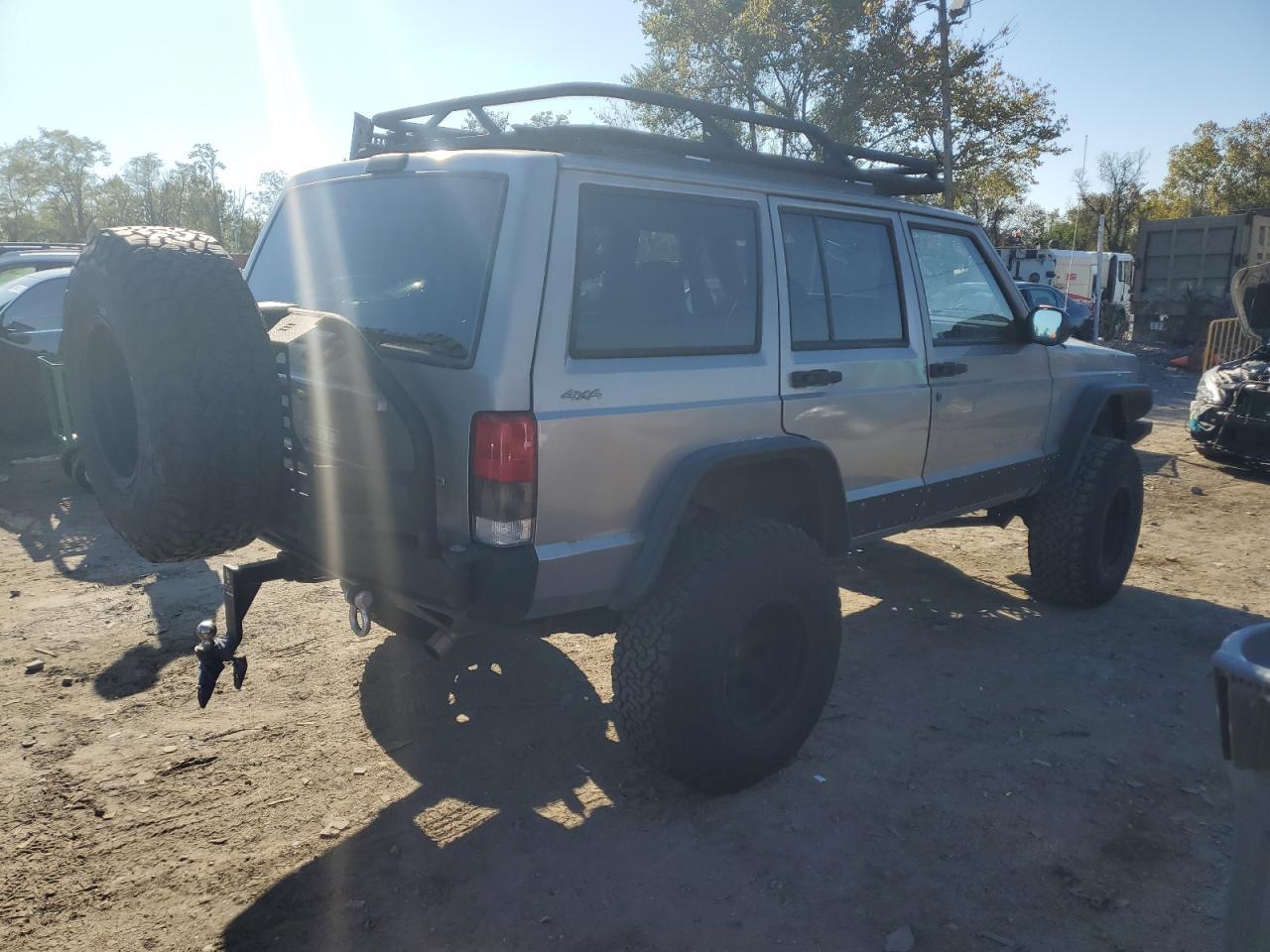 2000 Jeep Cherokee Sport - Image 3