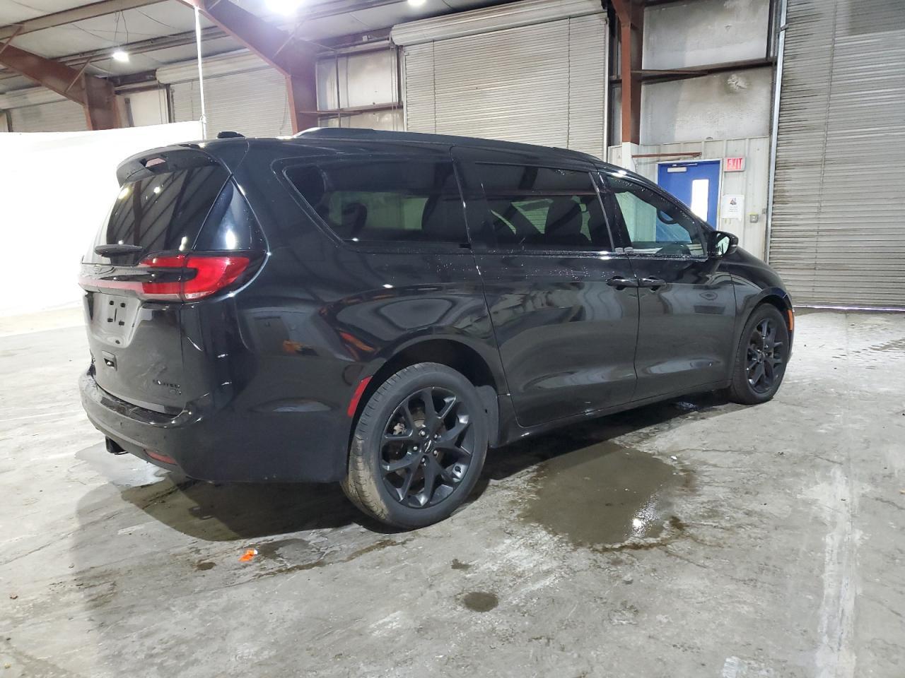 2023 Chrysler Pacifica Limited - Фото 3