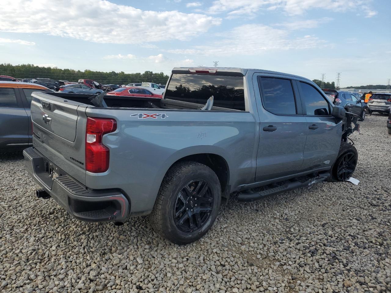 2024 Chevrolet Silverado K1500 Custom - Фото 3