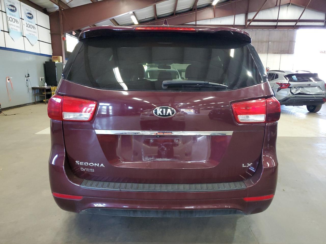 2017 Kia Sedona Lx - Фото 6