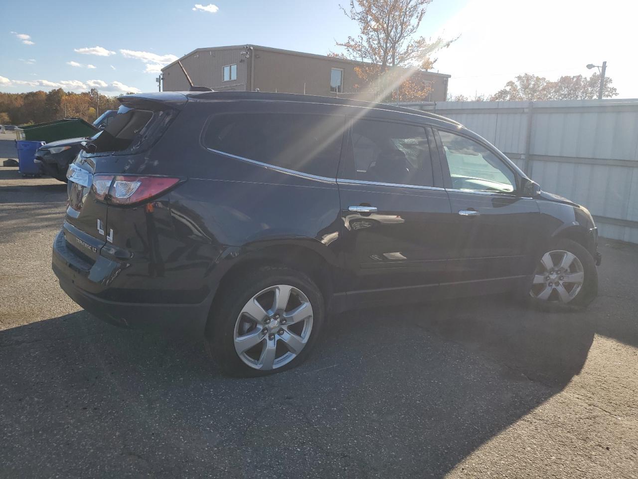 2016 Chevrolet Traverse Lt - Image 3