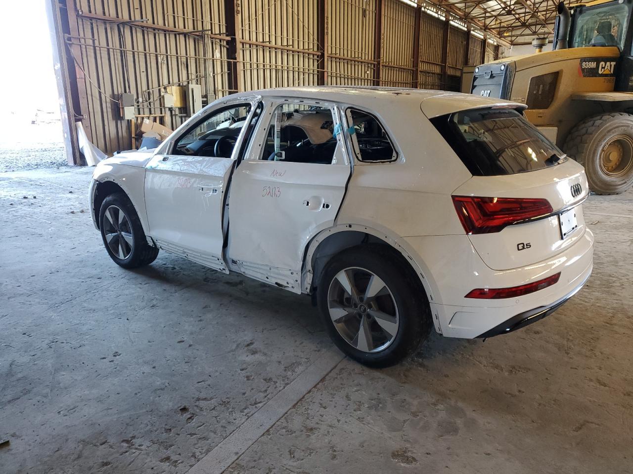 2025 Audi Q5 Premium 40 - Фото 2