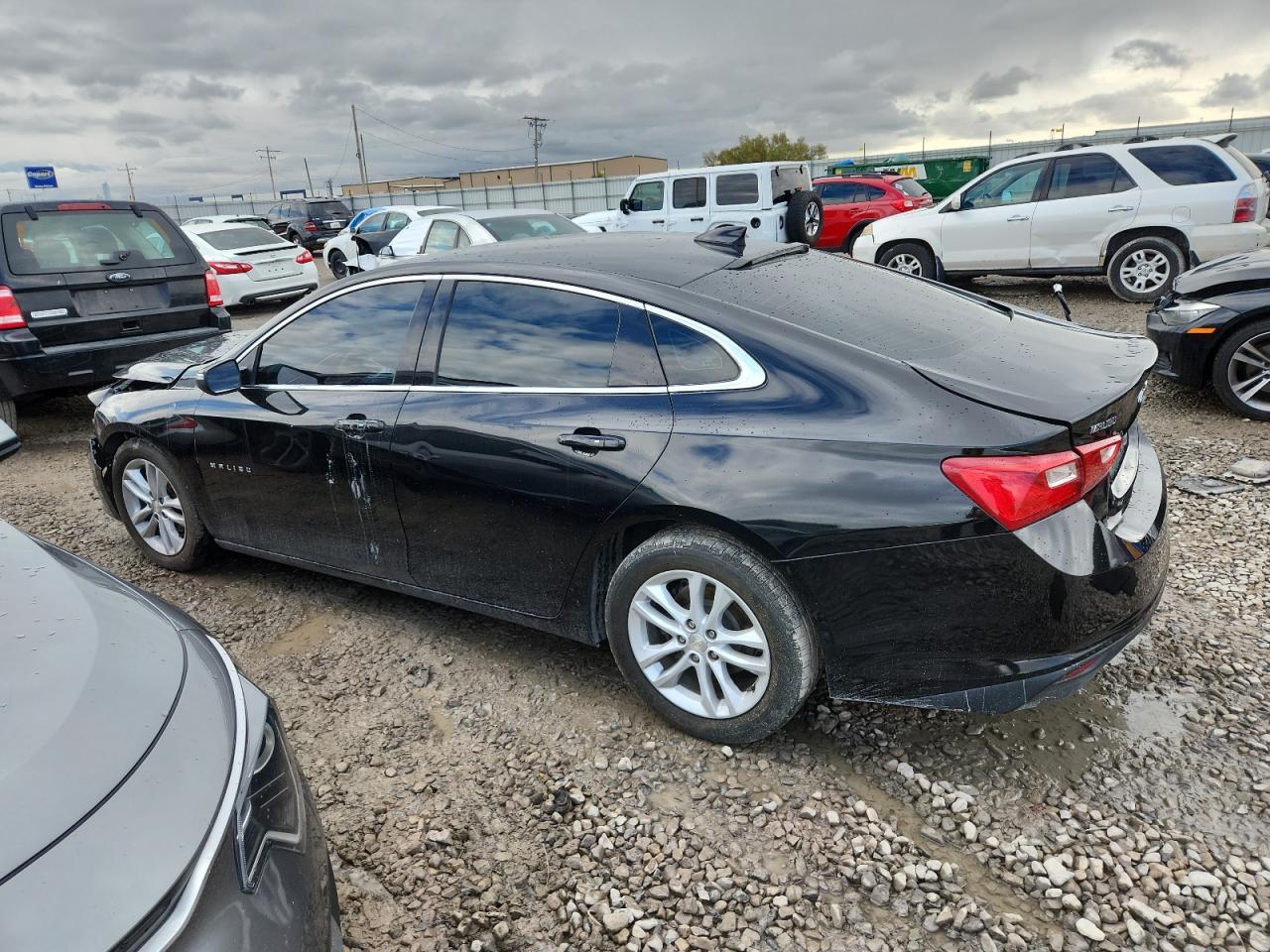 2017 Chevrolet Malibu Lt - Image 2