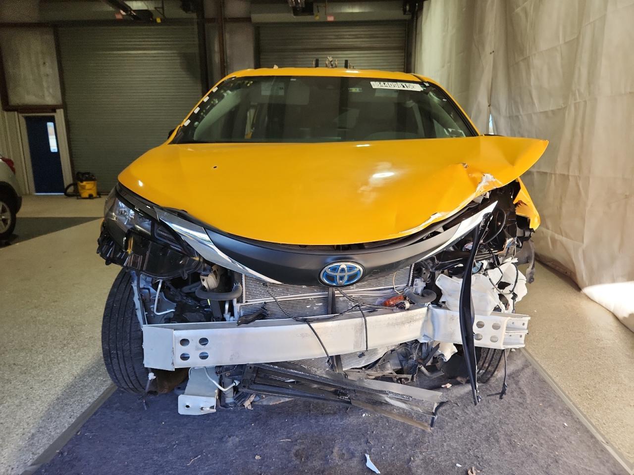 2023 Toyota Sienna Le - Фото 5