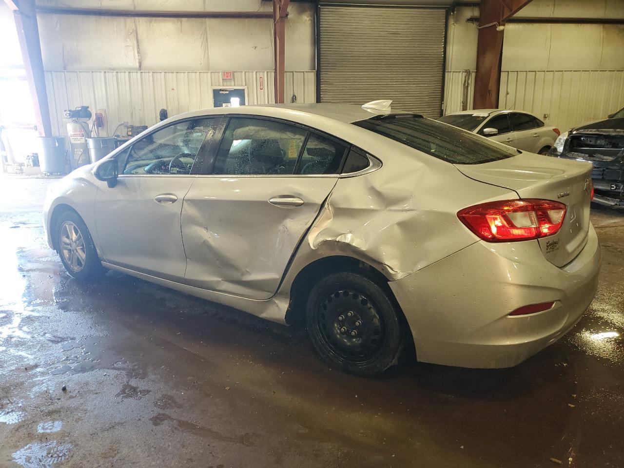 2017 Chevrolet Cruze Lt - Фото 2