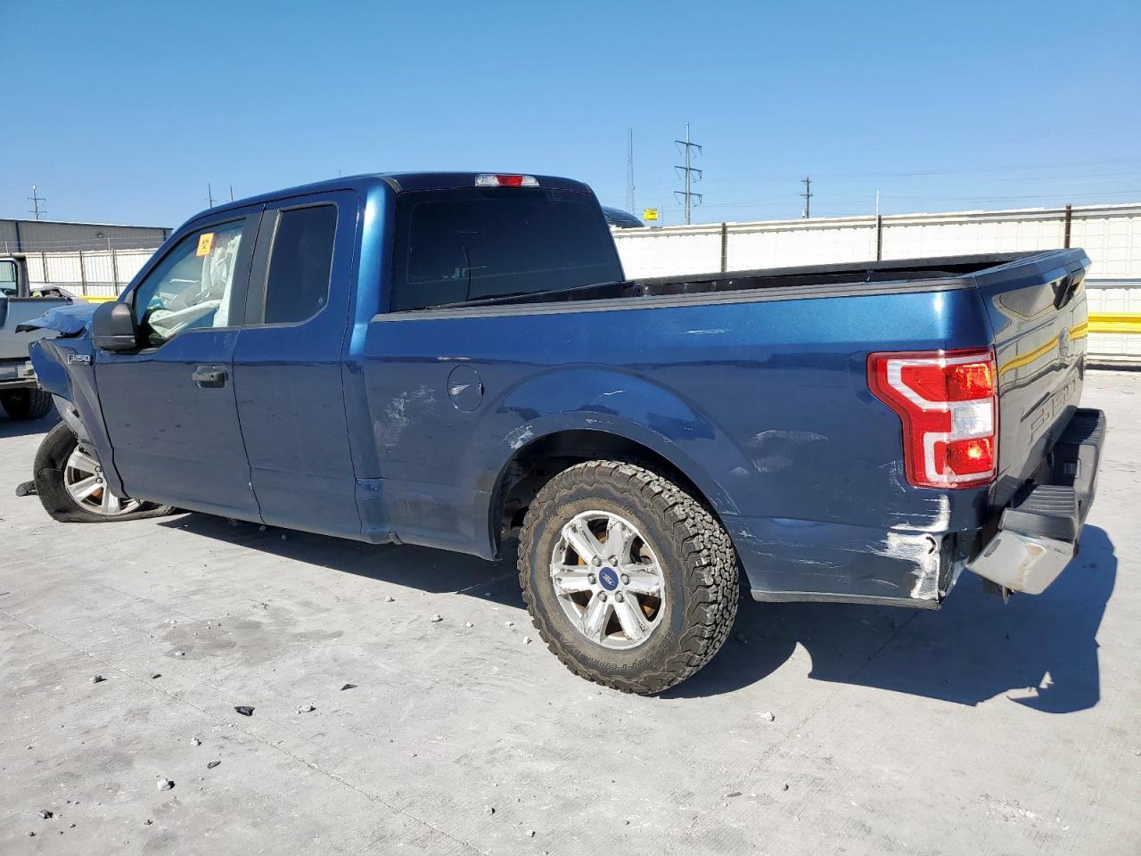 2018 Ford F150 Super Cab - Фото 2
