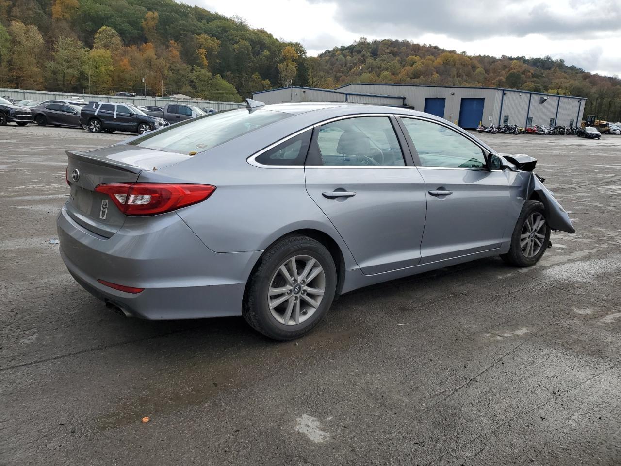 2017 Hyundai Sonata Se - Image 3