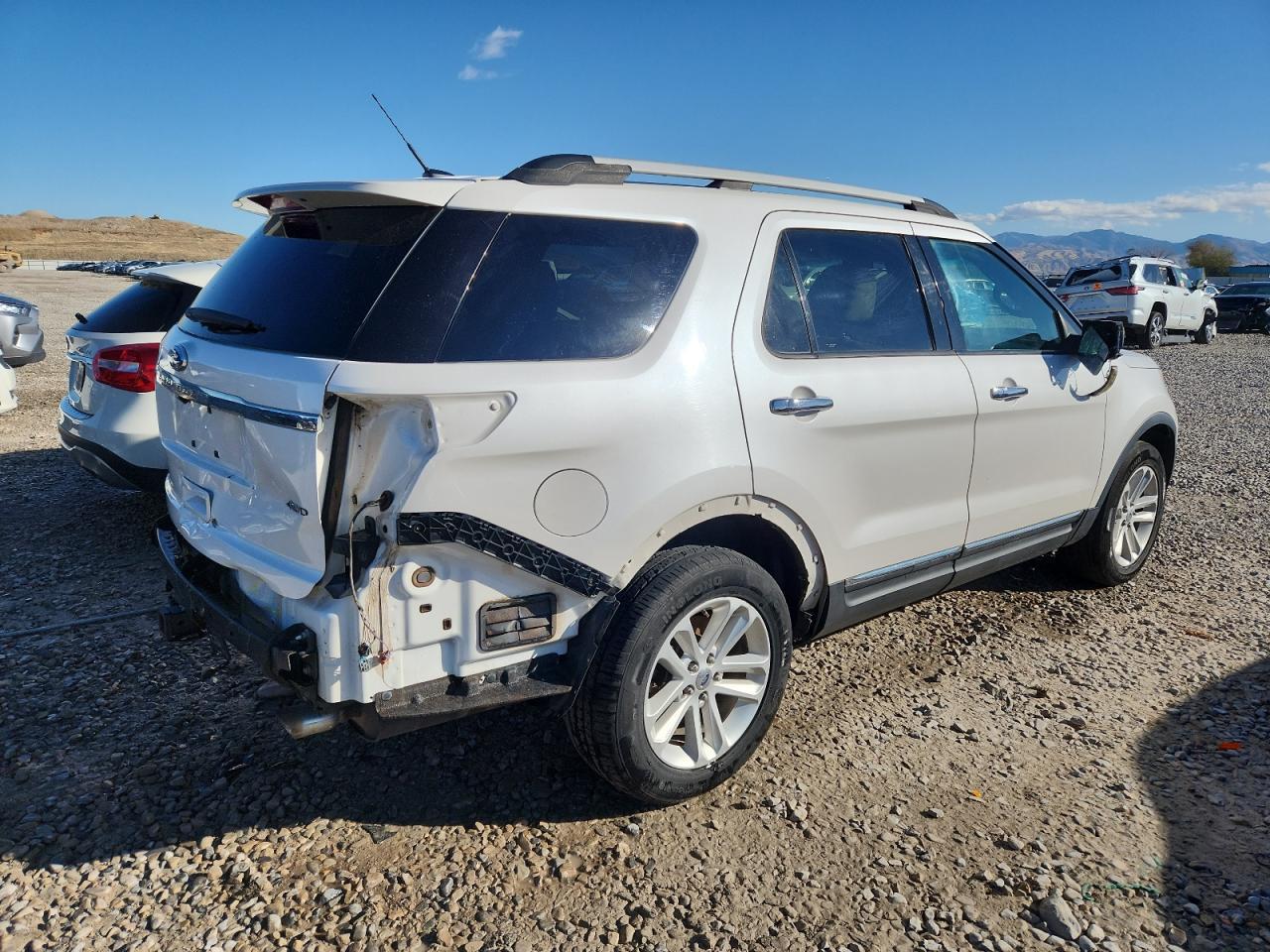 2011 Ford Explorer Xlt - Image 3